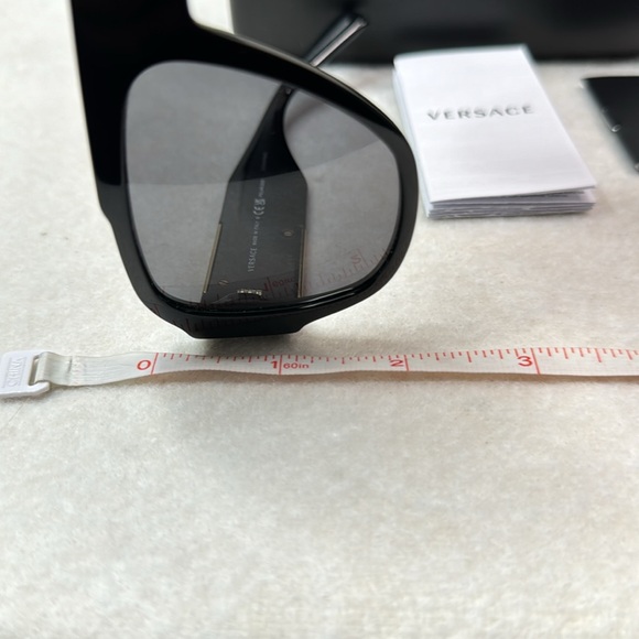 VERSACE NEW POLARIZED MEN’S BLACK GOLD SUNGLASSES WITH CASE BOX AND BOOKLET - Picture 12 of 16